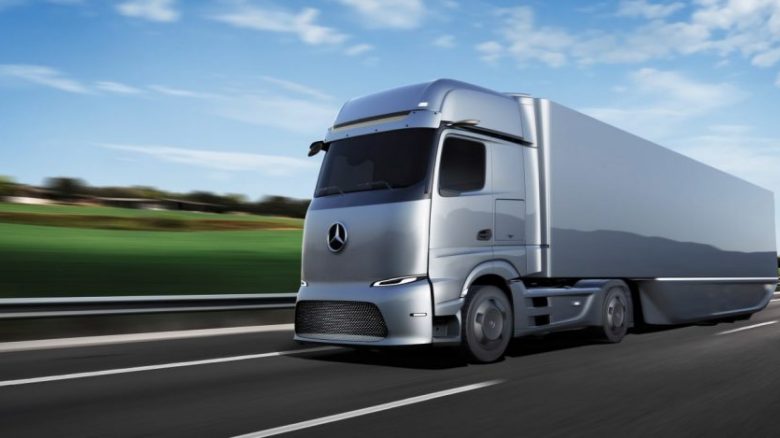 Mercedes-Benz Trucks: eActros LongHaul
