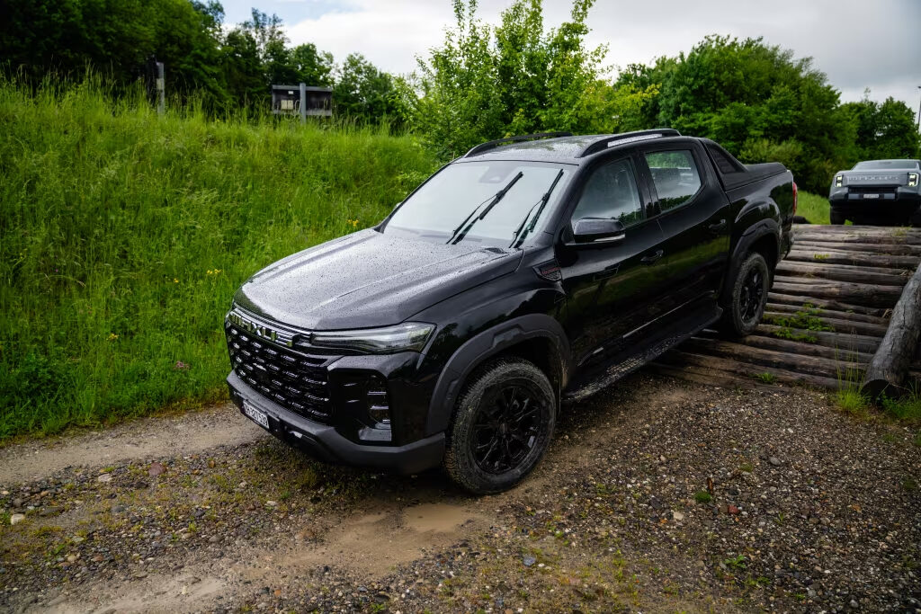 Maxus T60 Max pick-up diesel 4WD vista anteriore