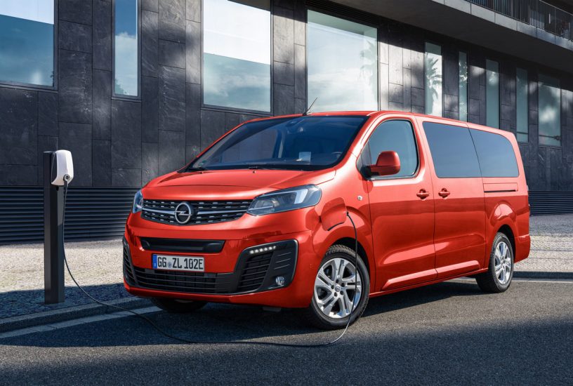 01-Opel-Zafira-e-512192