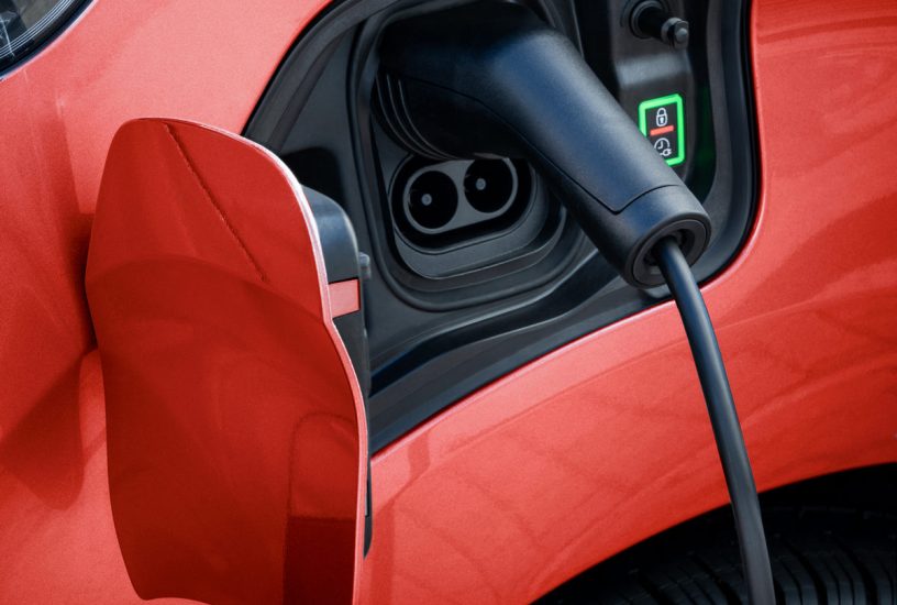 04-Opel-Zafira-e-512196