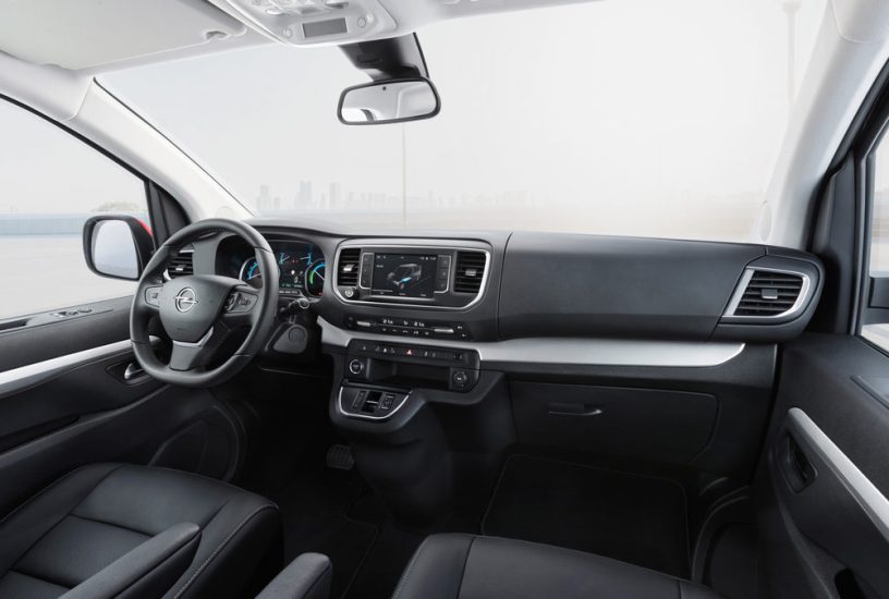 06-Opel-Zafira-e-512197