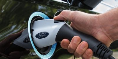 Ford modifica la strategia per i suoi veicoli elettrici