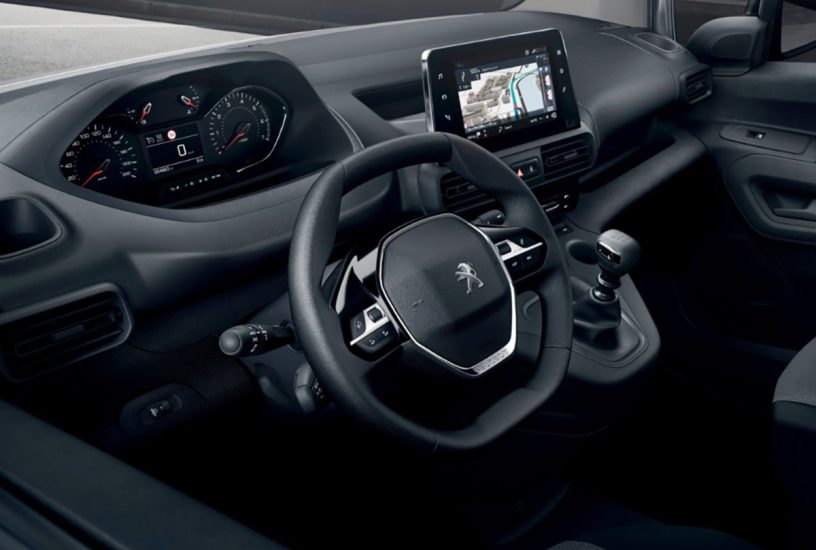 2018-Peugeot-Partner-13