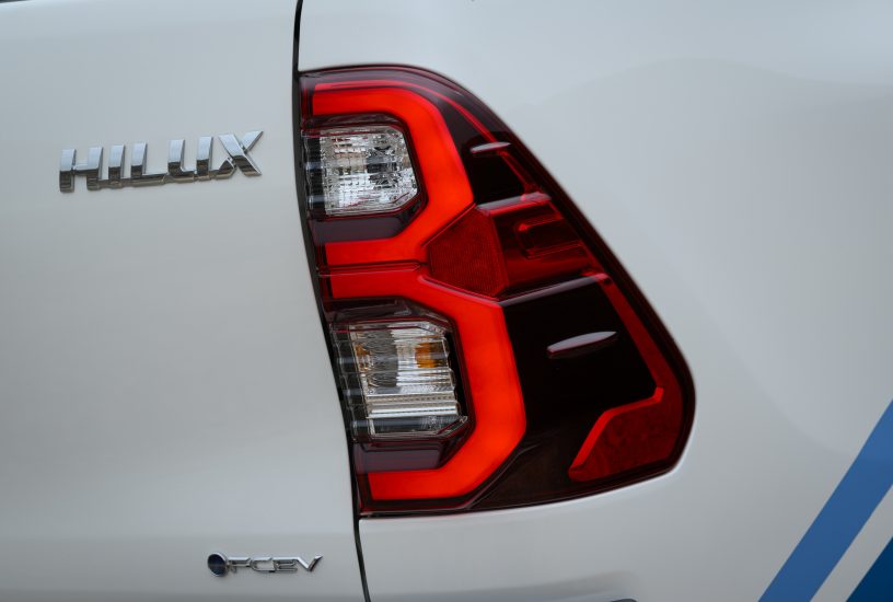 -2024-toyota-hilux-fcev-prototype-dpl-exterior-details-009
