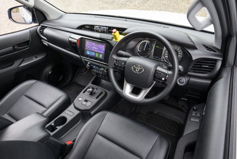 -2024-toyota-hilux-fcev-prototype-dpl-interior-details-001