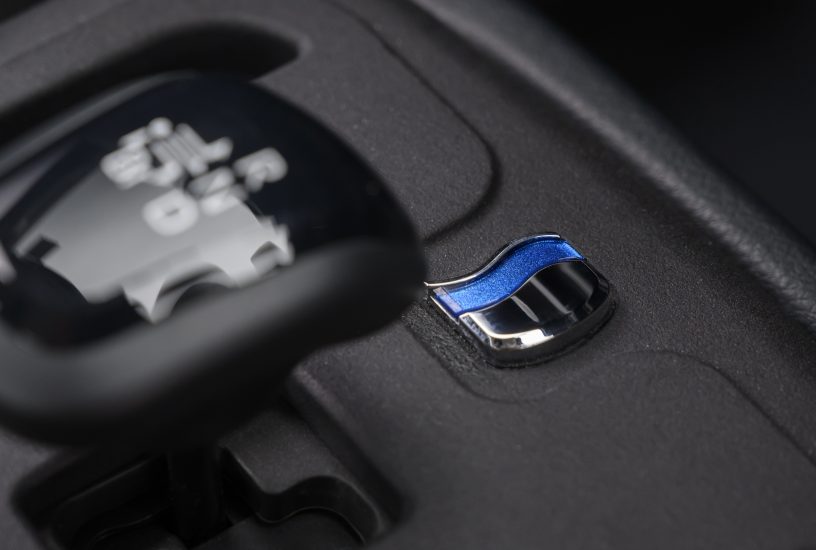 -2024-toyota-hilux-fcev-prototype-dpl-interior-details-005