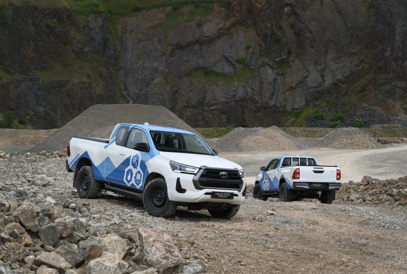 -2024-toyota-hilux-fcev-prototype-dpl-static-010
