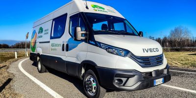 Ricarica wireless in autostrada: Brebemi e Iveco testano l’eDaily con tecnologia DWPT
