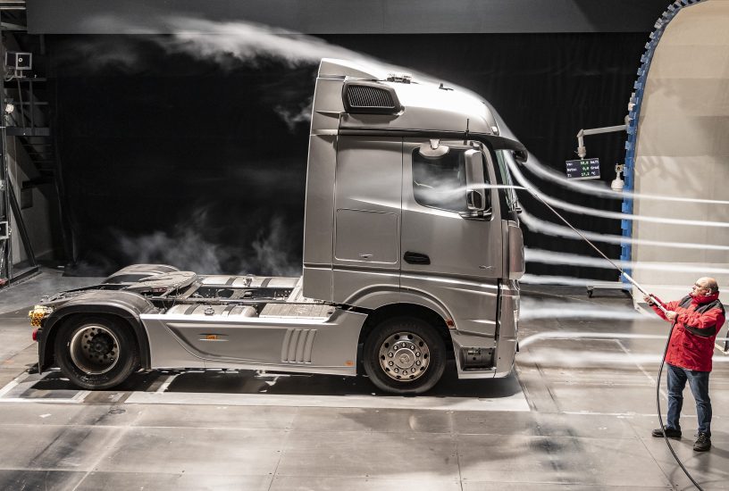 Sparsam dank Aerodynamik: Der neue Actros ist auf Effizienz getrimmtEconomy from good aerodynamics: the new Actros is trimmed for efficiency