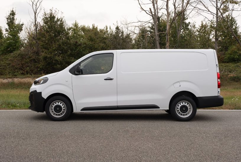 2363028-uxdufg82rk-whr