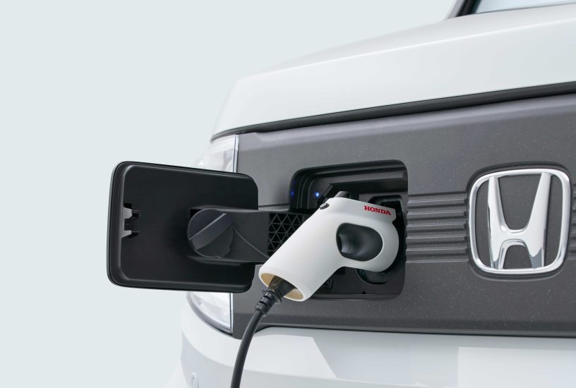 4240613-n-van-e_008H