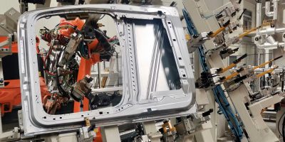 I robot Comau al servizio dei camion cinesi