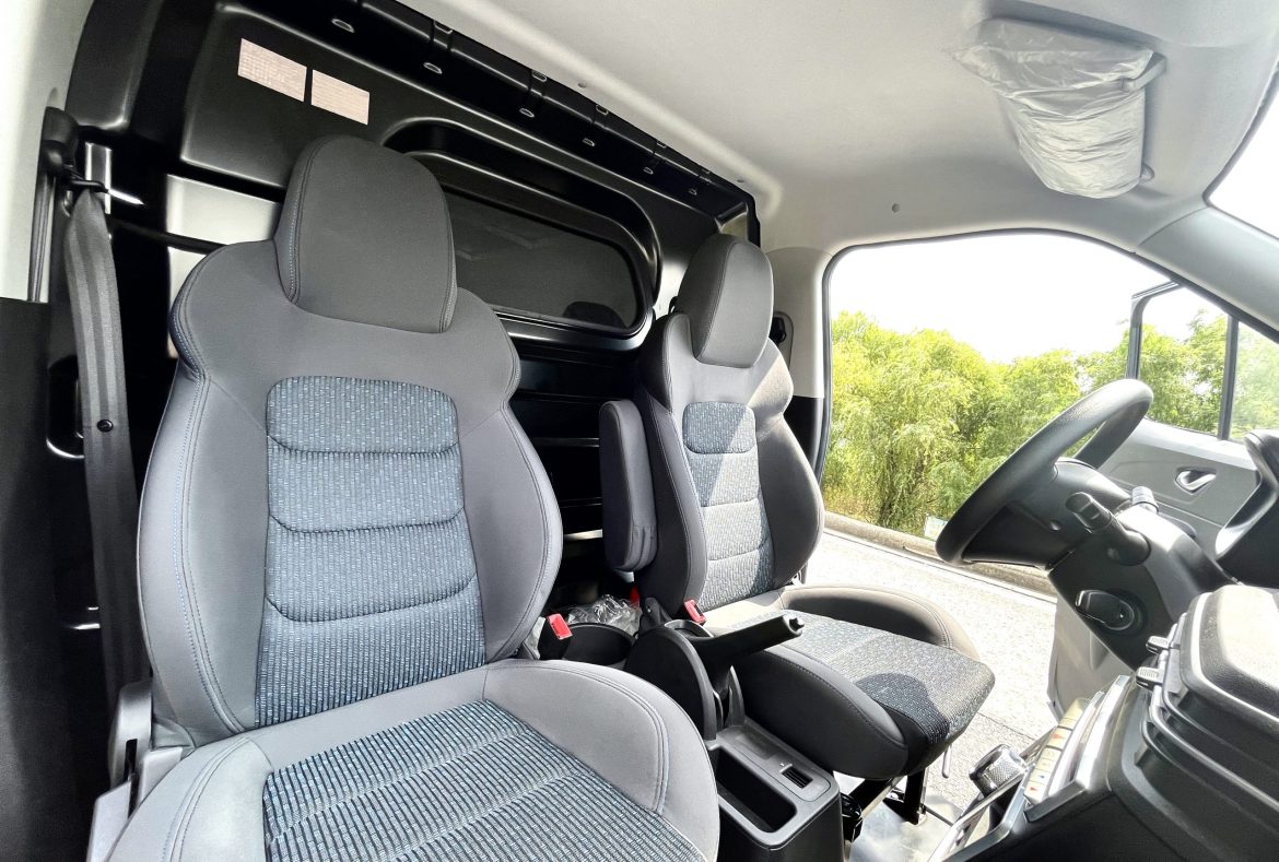 Cenntro LS260 interno lato passeggero- 18