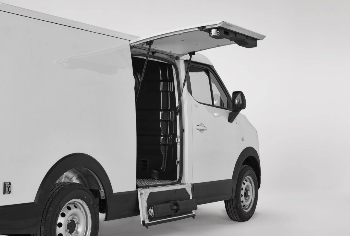 Cenntro LS260 portellone laterale aperto-05