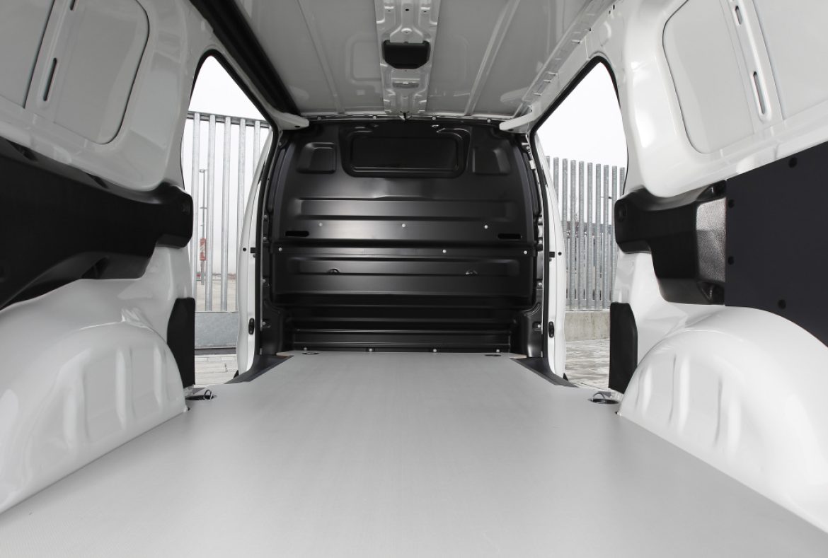 Citroen e_Jumpy furgone, area di carico -07