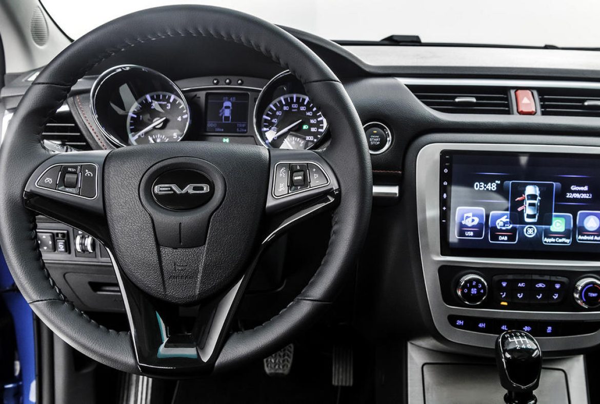 EVO Cross 4 pickup, plancia comandi