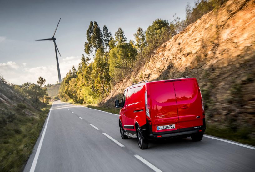 FORD_2020_TRANSIT_CUSTOM_TRAIL_retro