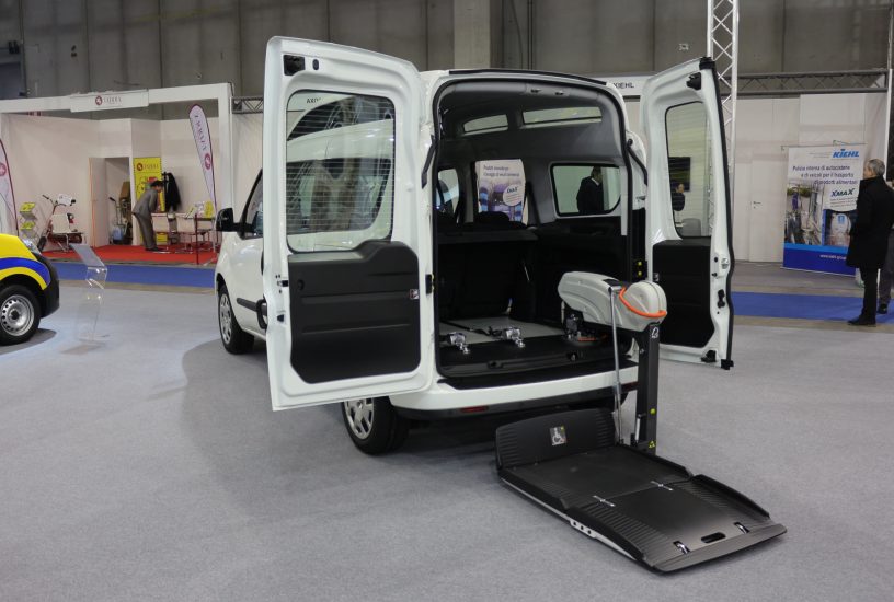 Fiat Doblò Transpotec 2019 tre quarti posteriore