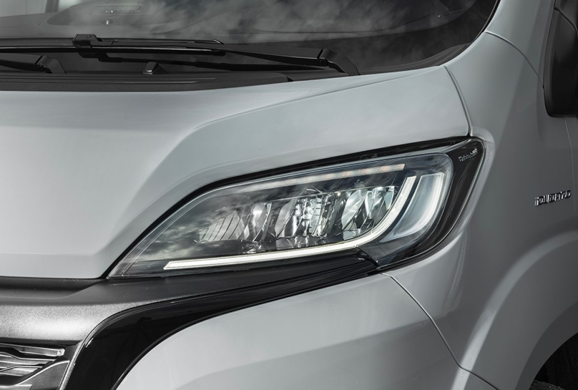 Fiat Ducato furgone 2021, dettaglio luci led - 01