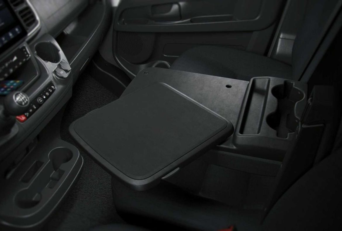 Fiat Ducato furgone 2021, vano portaoggetti e piano lavoro- 09