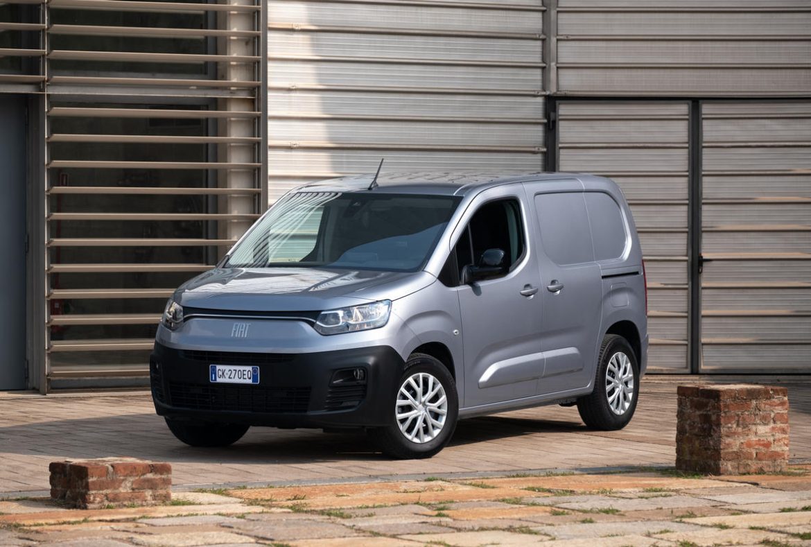 Fiat E_Doblò Cargo Elettrico, tre quarti anteriore - 03