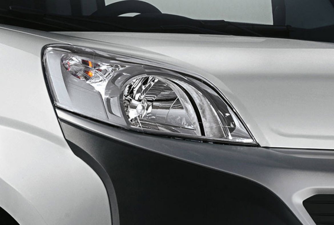 Fiat Fiorino Cargo, dettaglio faro anteriore - 21