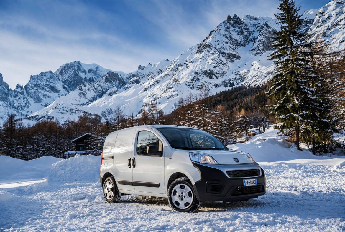 Fiat Fiorino Cargo, tre quarti anteriore - 10