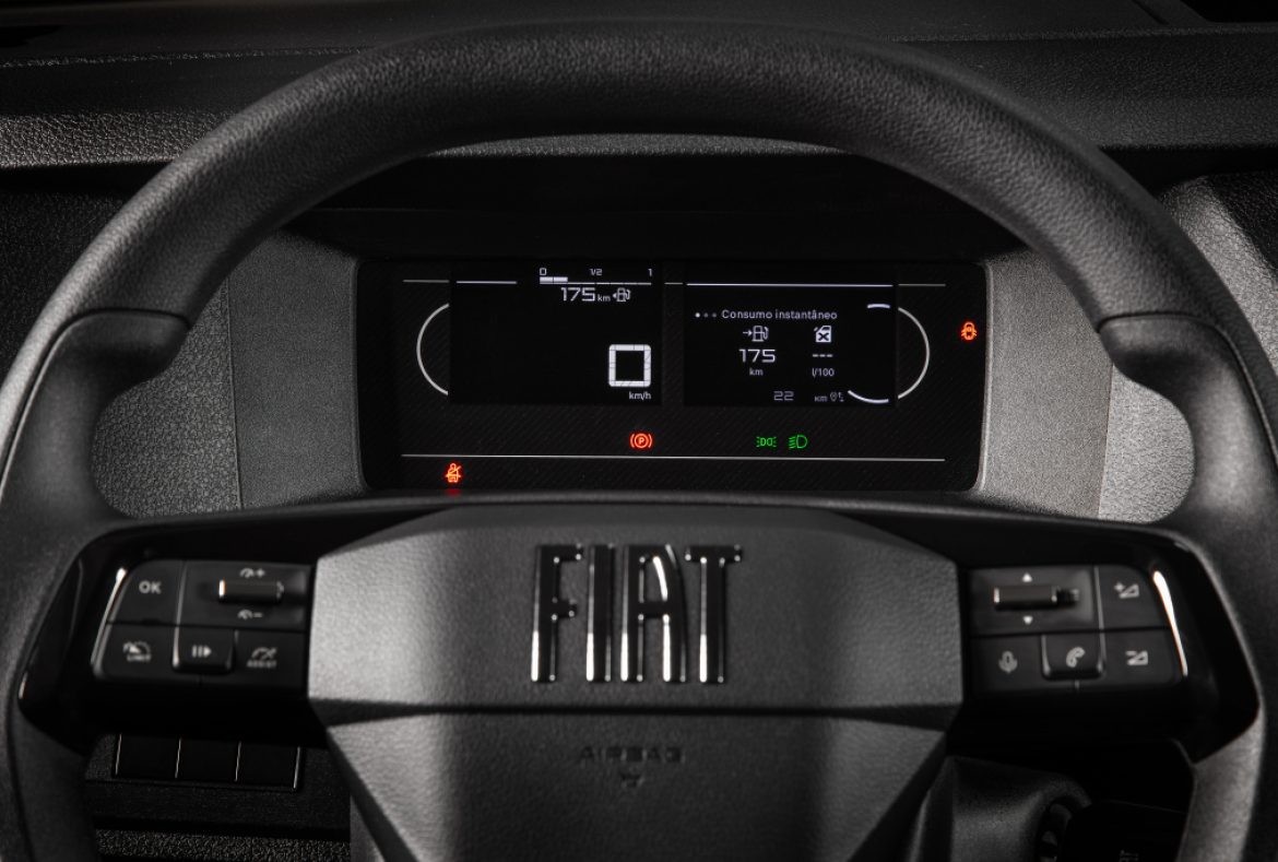 Fiat Scudo cargo dettaglio volante e cruscotto