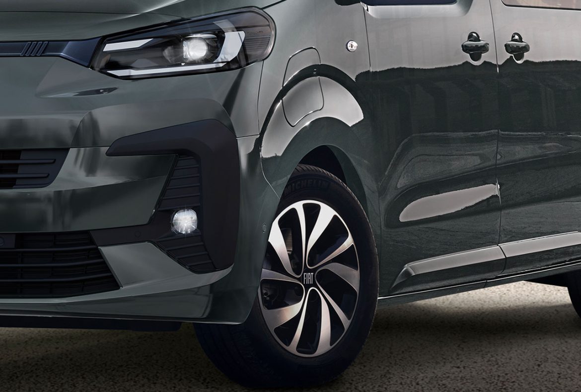 Fiat Ulysse dettaglio anteriore-11