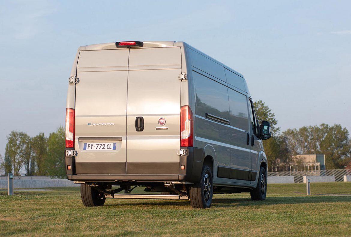 Fiat eDucato furgone elettrico 2021, area di carico portelloni chiusi - 07