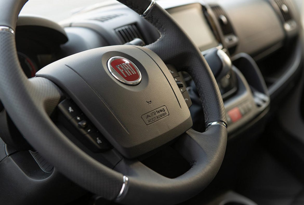 Fiat eDucato furgone elettrico 2021, dettaglio volante - 08