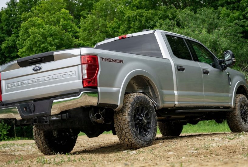 Ford F-Series Super Duty Tremor Off-Road Package tre quarti posteriore