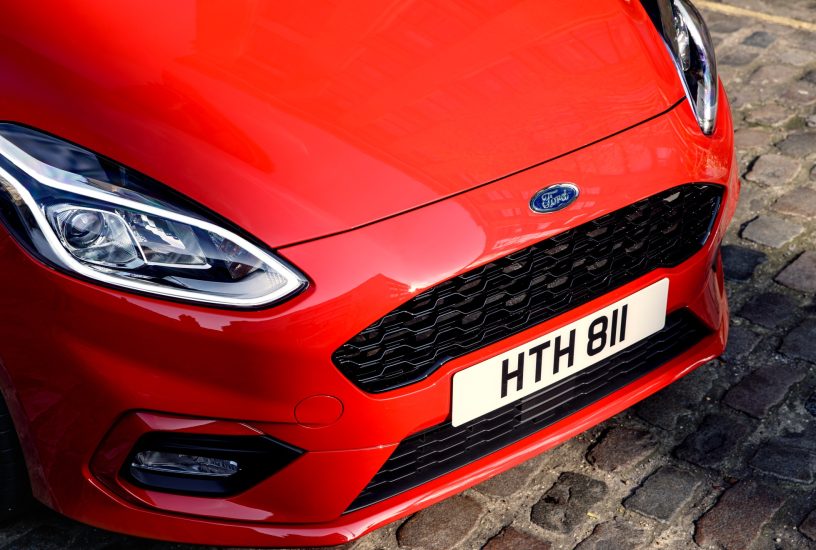 Ford Fiesta Sport Van dettaglio anteriore