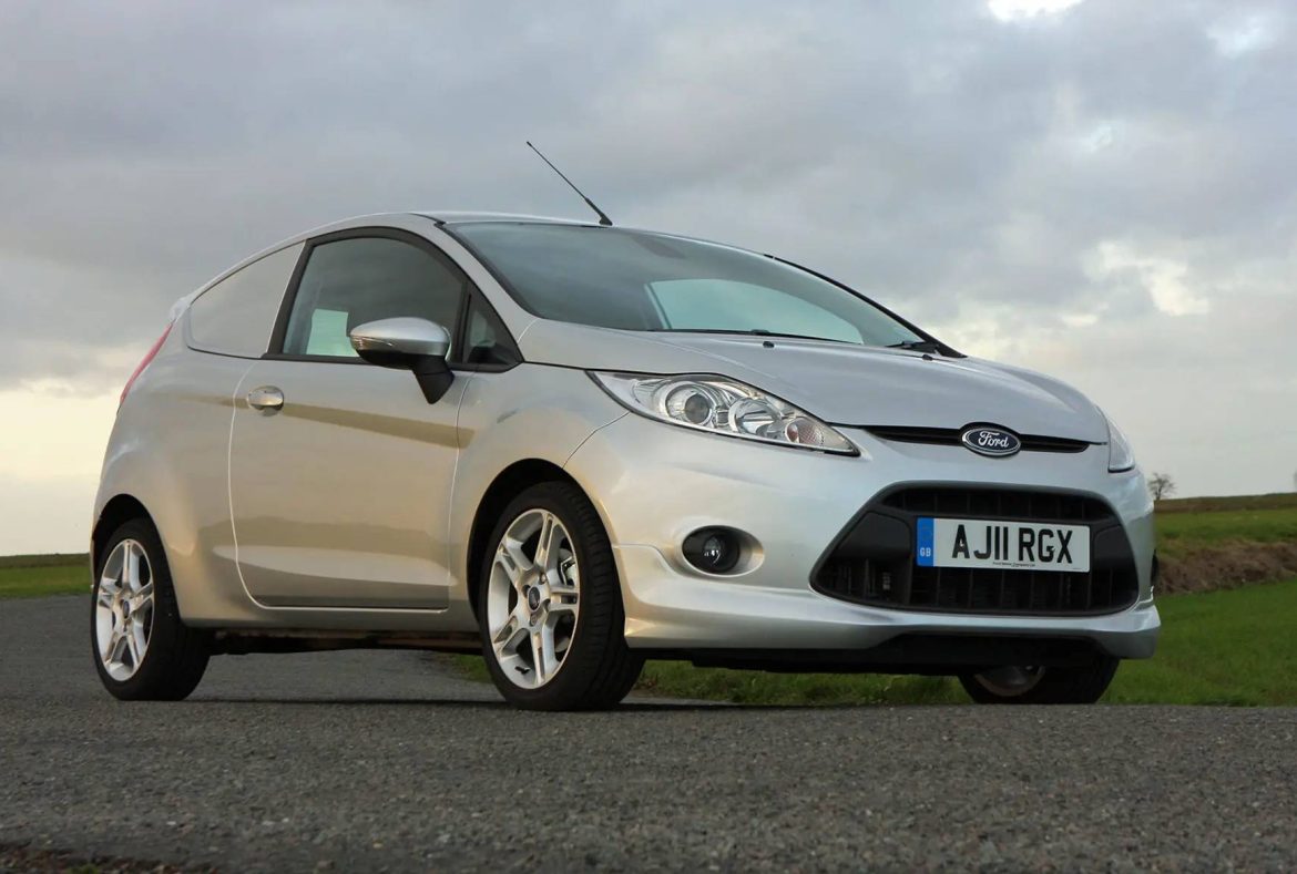 Ford Fiesta Van - 10