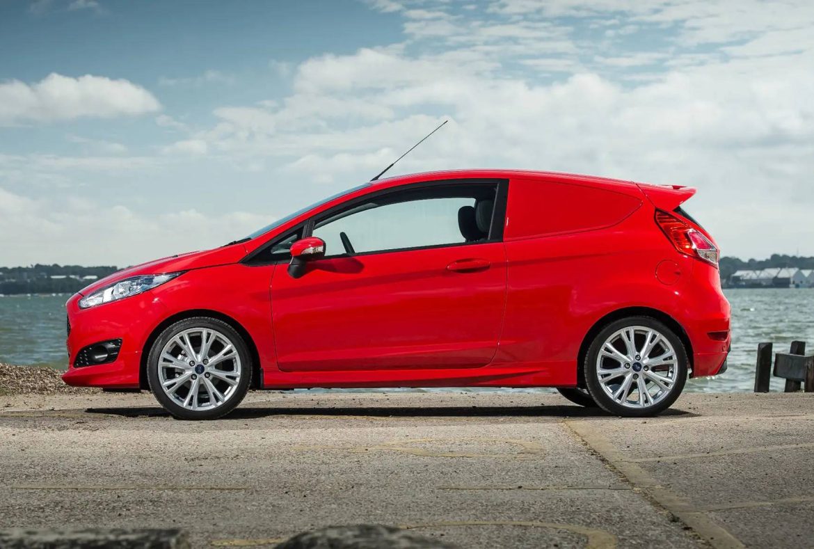 Ford Fiesta Van - 11