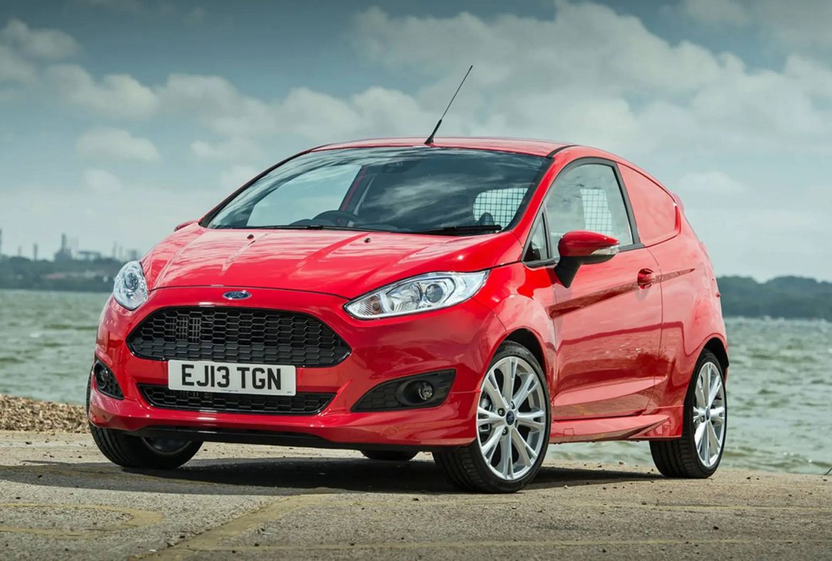 Ford Fiesta Van - 12