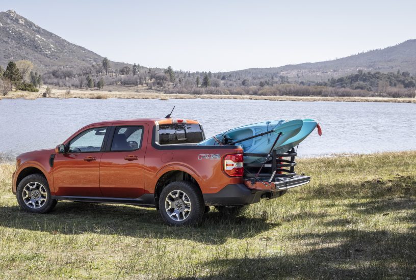 Ford Maverick Lariat 2022 con canoa