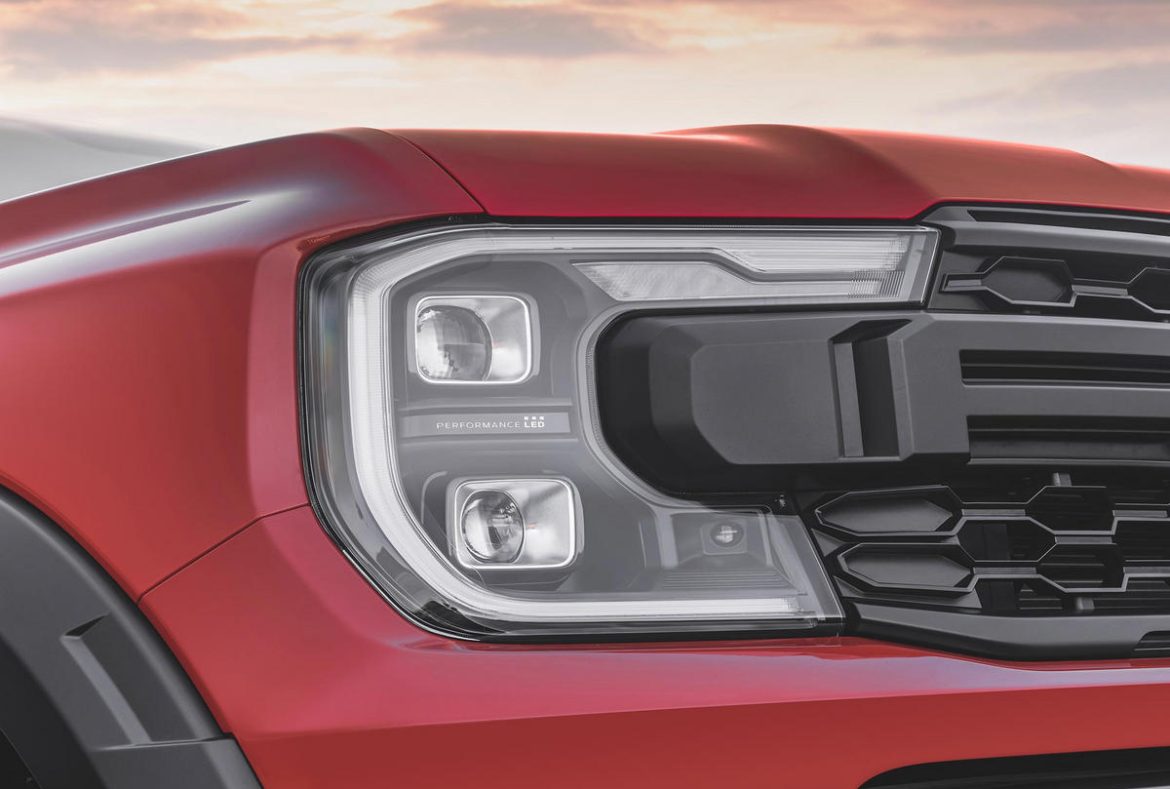 Ford Ranger Raptor, dettaglio fanale a C- 15
