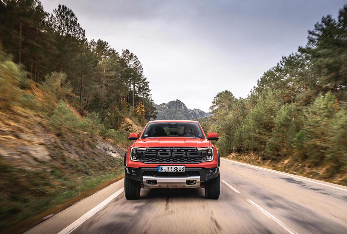 Ford Ranger Raptor 2022 - foto di interni ed esterni - Mezzi Commerciali