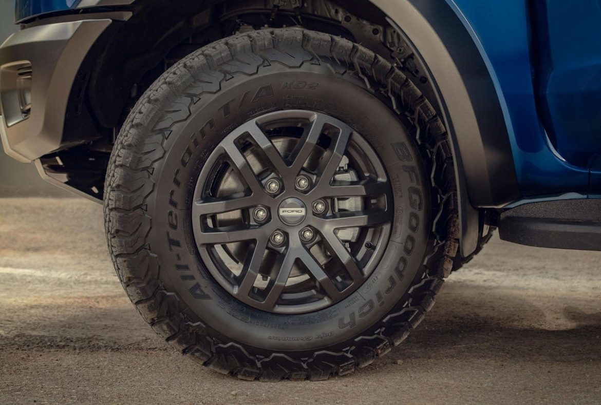 Ford Ranger Raptor pneumatici all terrain da 17 - 02