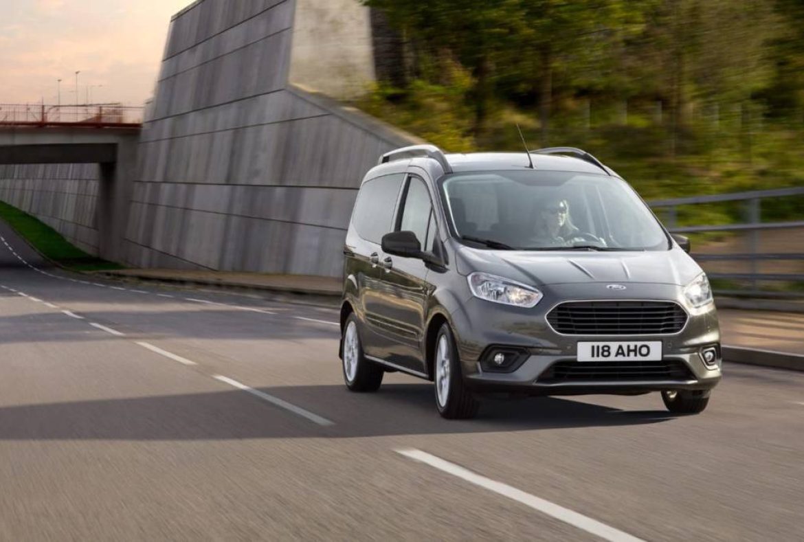 Ford Tourneo Courier anteriore- 05