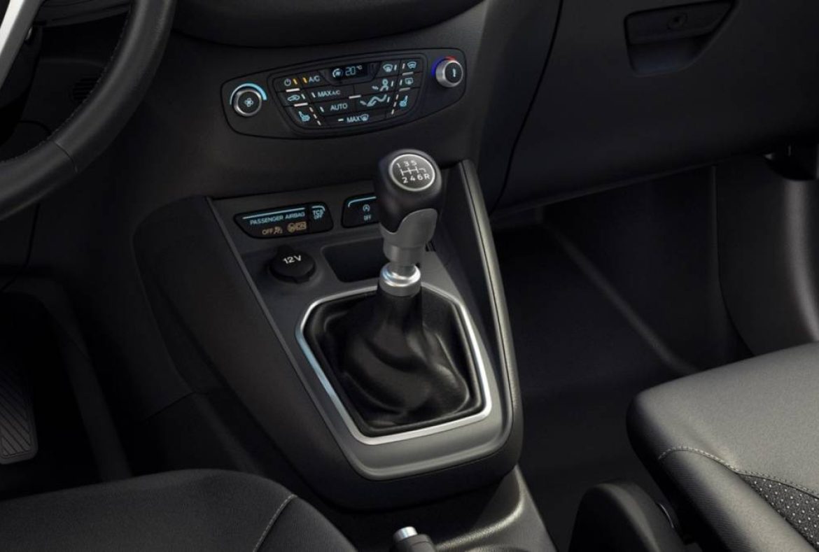 Ford Tourneo Courier, cambio - 06
