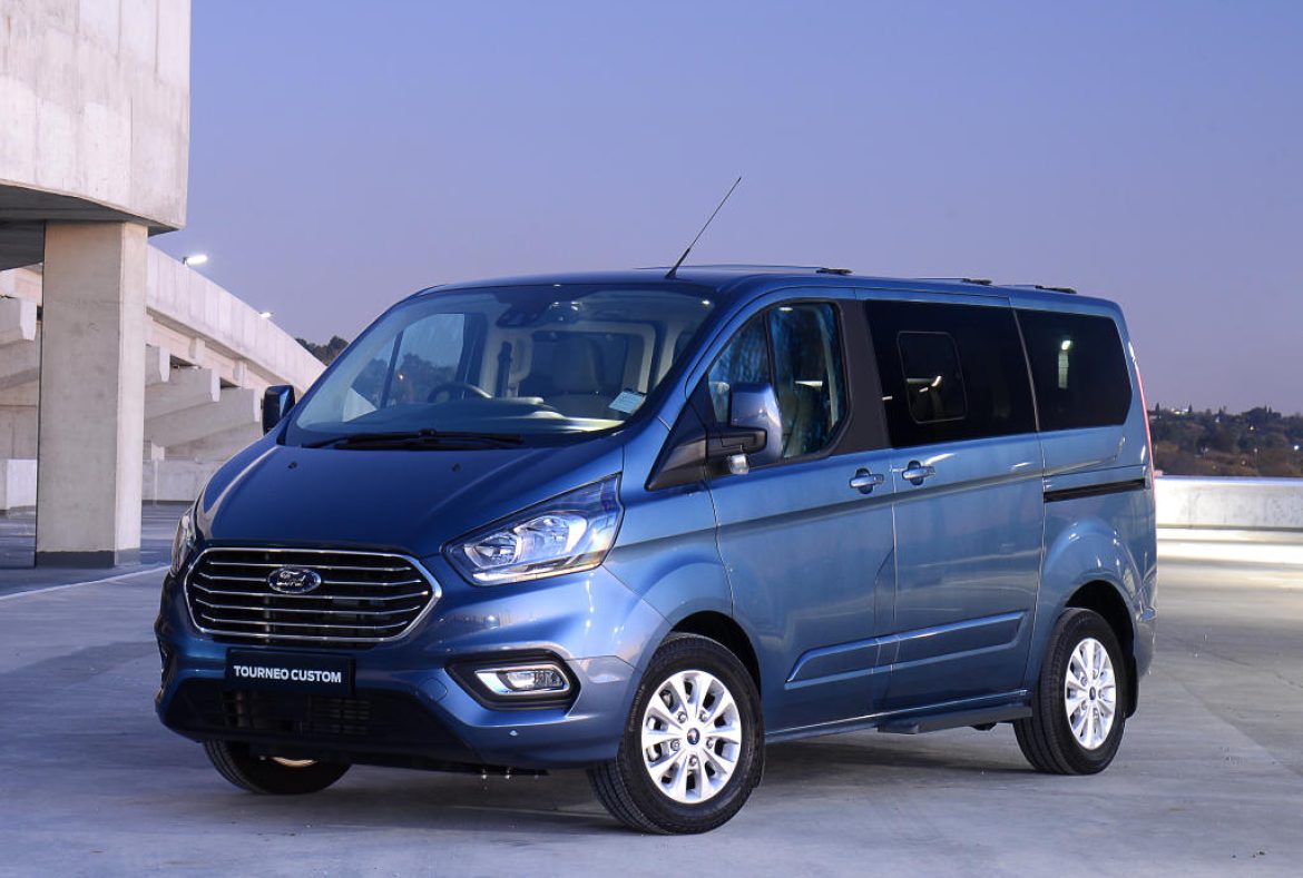 Ford Tourneo Custom Limited-a