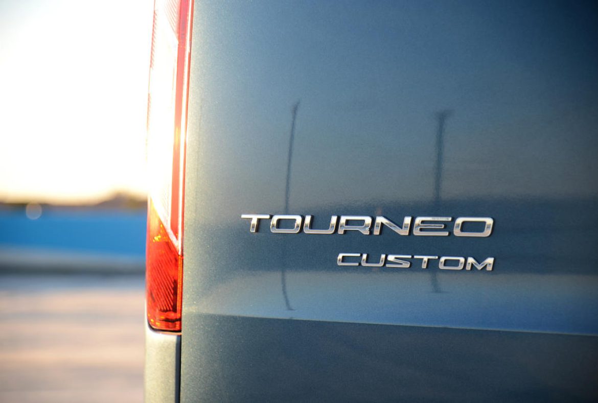 Ford Tourneo Custom Limited, dettaglio logo
