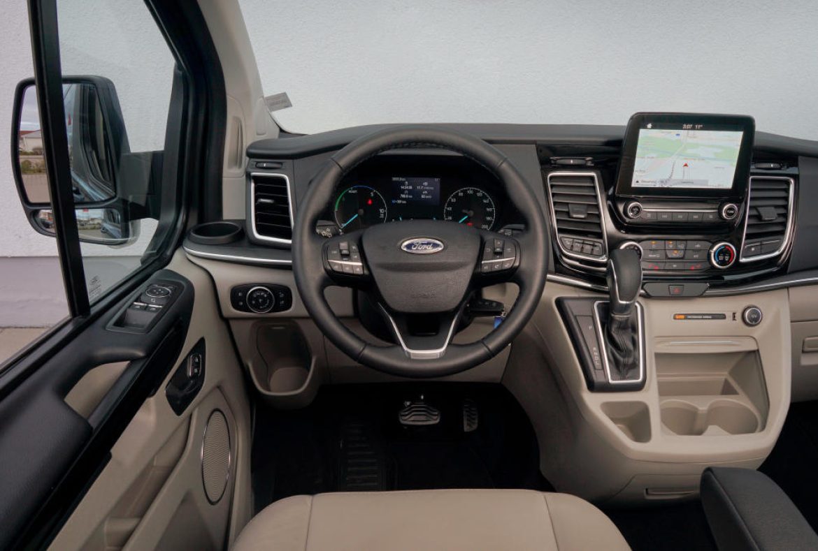 Ford Tourneo Custom Phev -39
