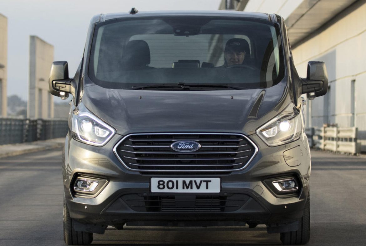 Ford Tourneo Custom Phev -a