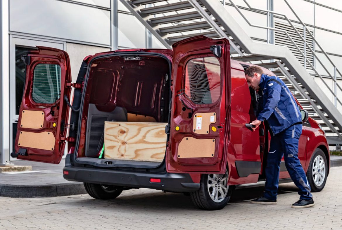 Ford Transit Connect Furgone, vano di carico portelli aperti - 03