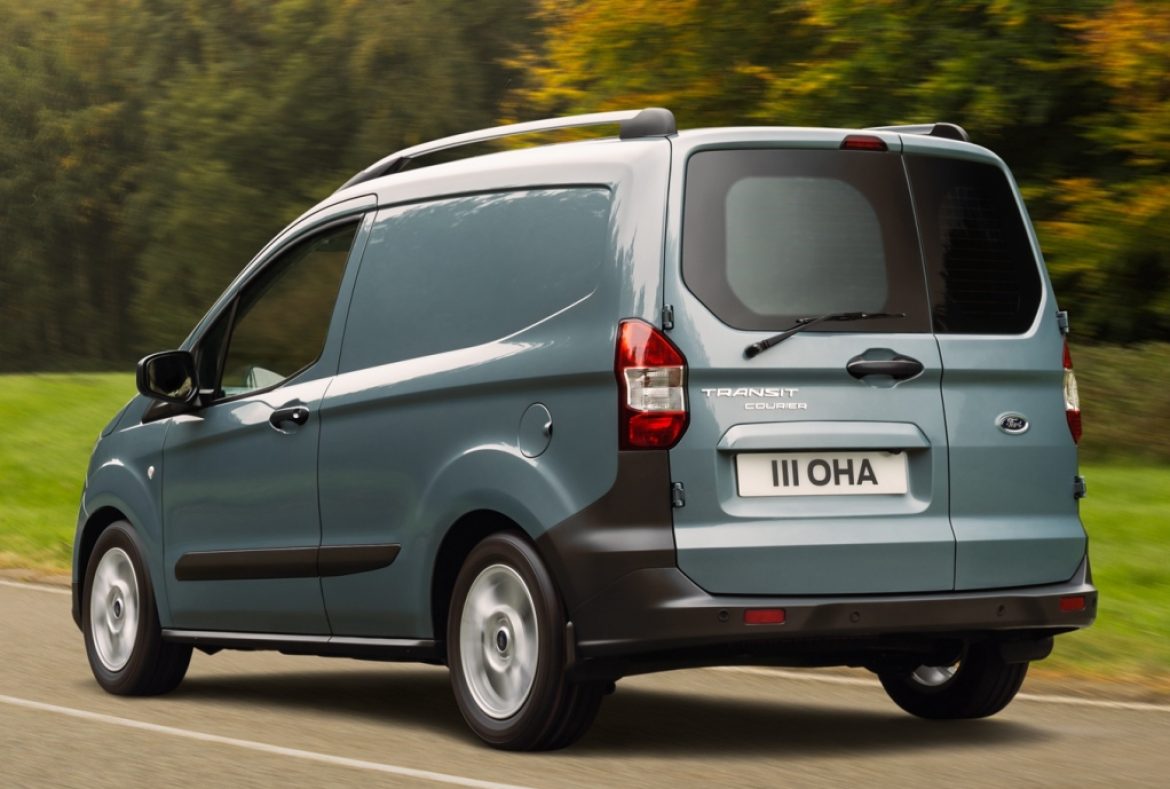 Ford Transit Courier , tre quarti posteriore - 03
