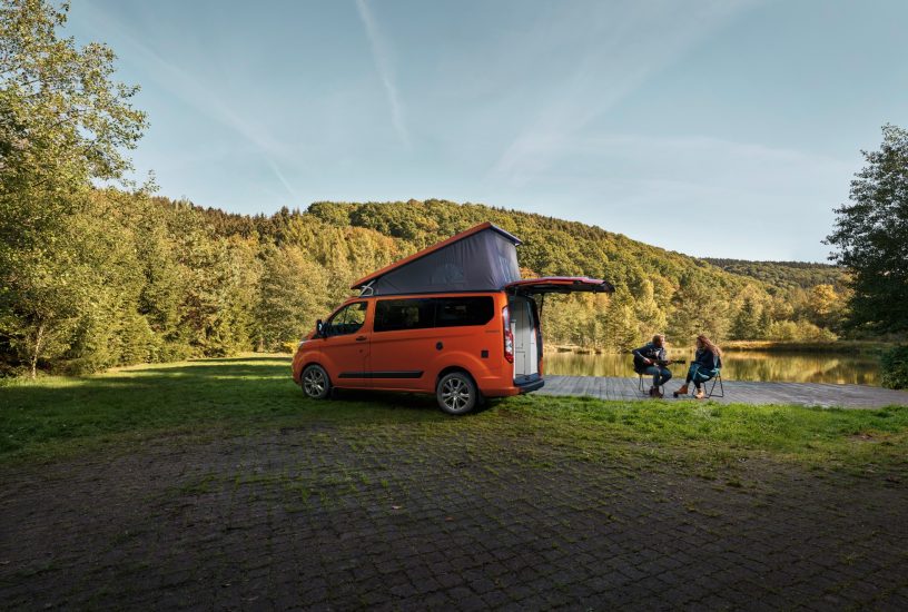 Ford Transit Custom Nugget tre quarti posteriore