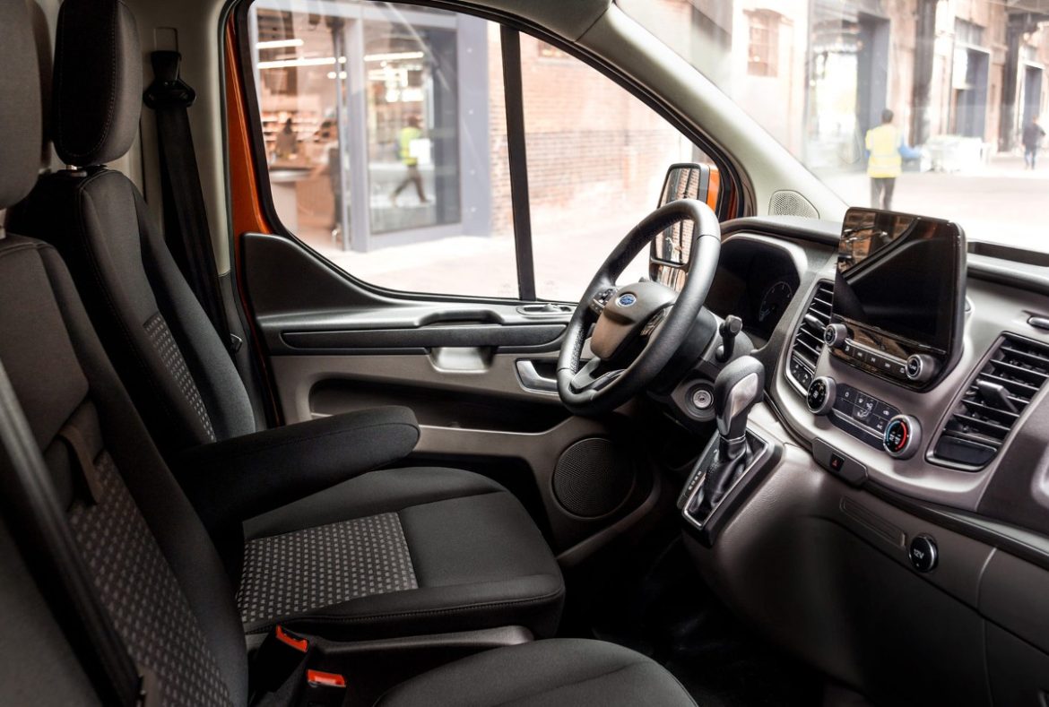 Ford Transit Custom, abitacolo - 01